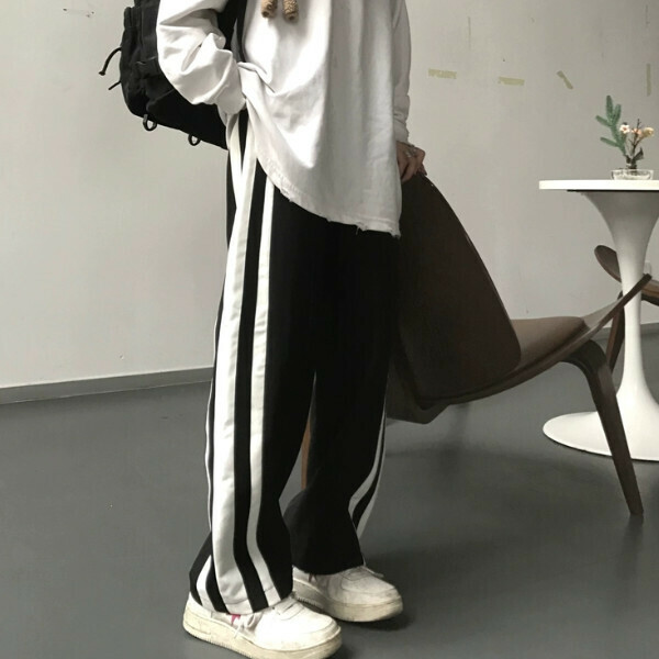 New sports pants wide-leg casual pants for women (black and white stripes) (S/M/L/XL/2XL3XL/4XL please contact customer service after placing the order for shipping sizes)