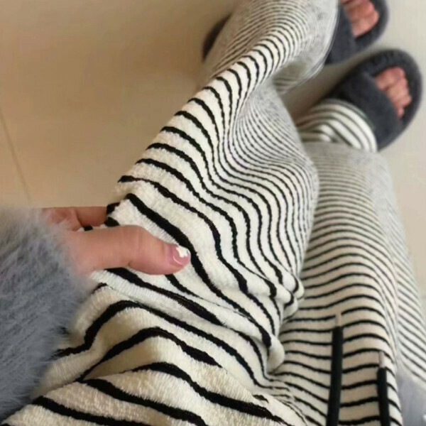 New wide-leg casual pants (white stripes and velvet) (S/M/L/XL/2XL for sizes shipped after placing an order, please contact customer service)