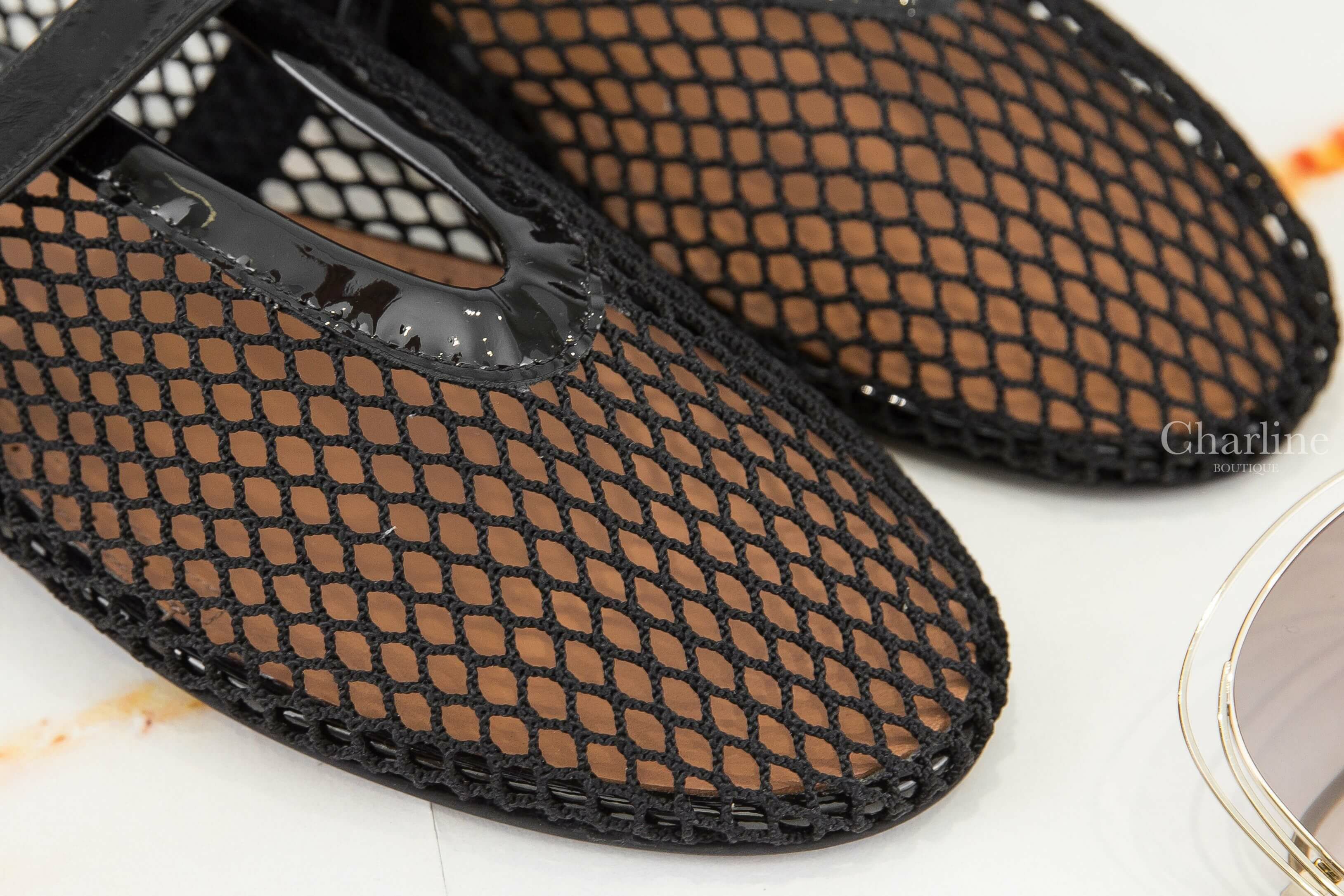 Alaïa Ballet Flats In Fishnet 黑色簍空漁網狀漆皮平底芭蕾舞鞋