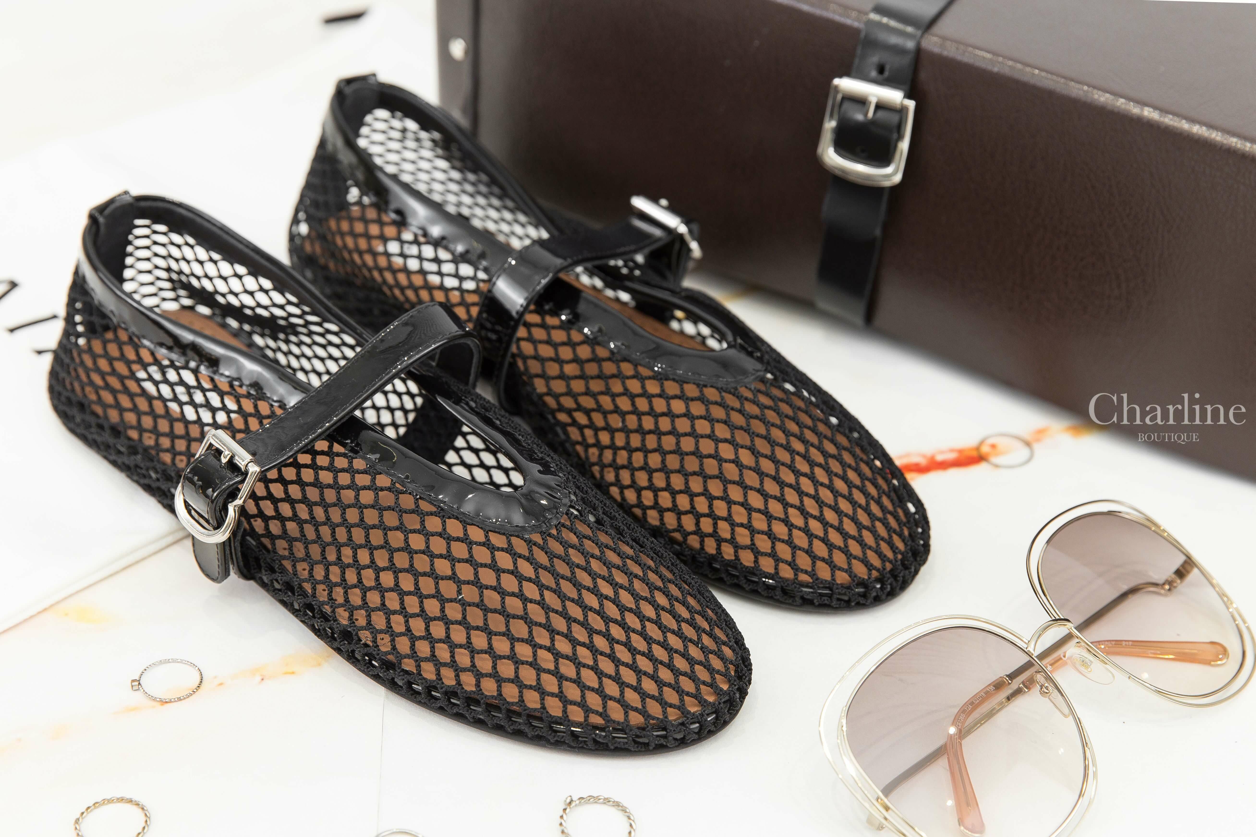 Alaïa Ballet Flats In Fishnet 黑色簍空漁網狀漆皮平底芭蕾舞鞋