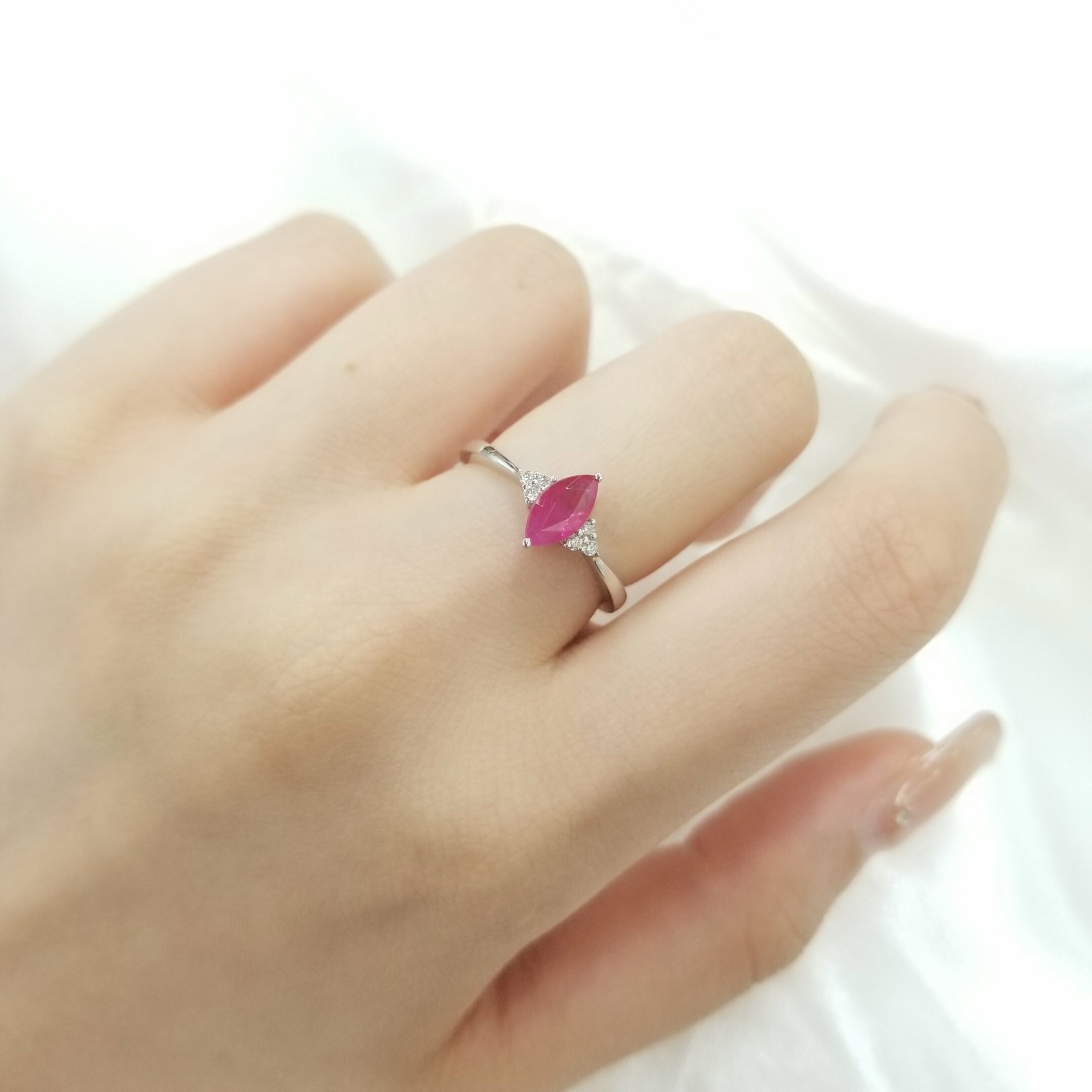 全新18K白金【單粒75份紅寶石】配5份鑽石戒指