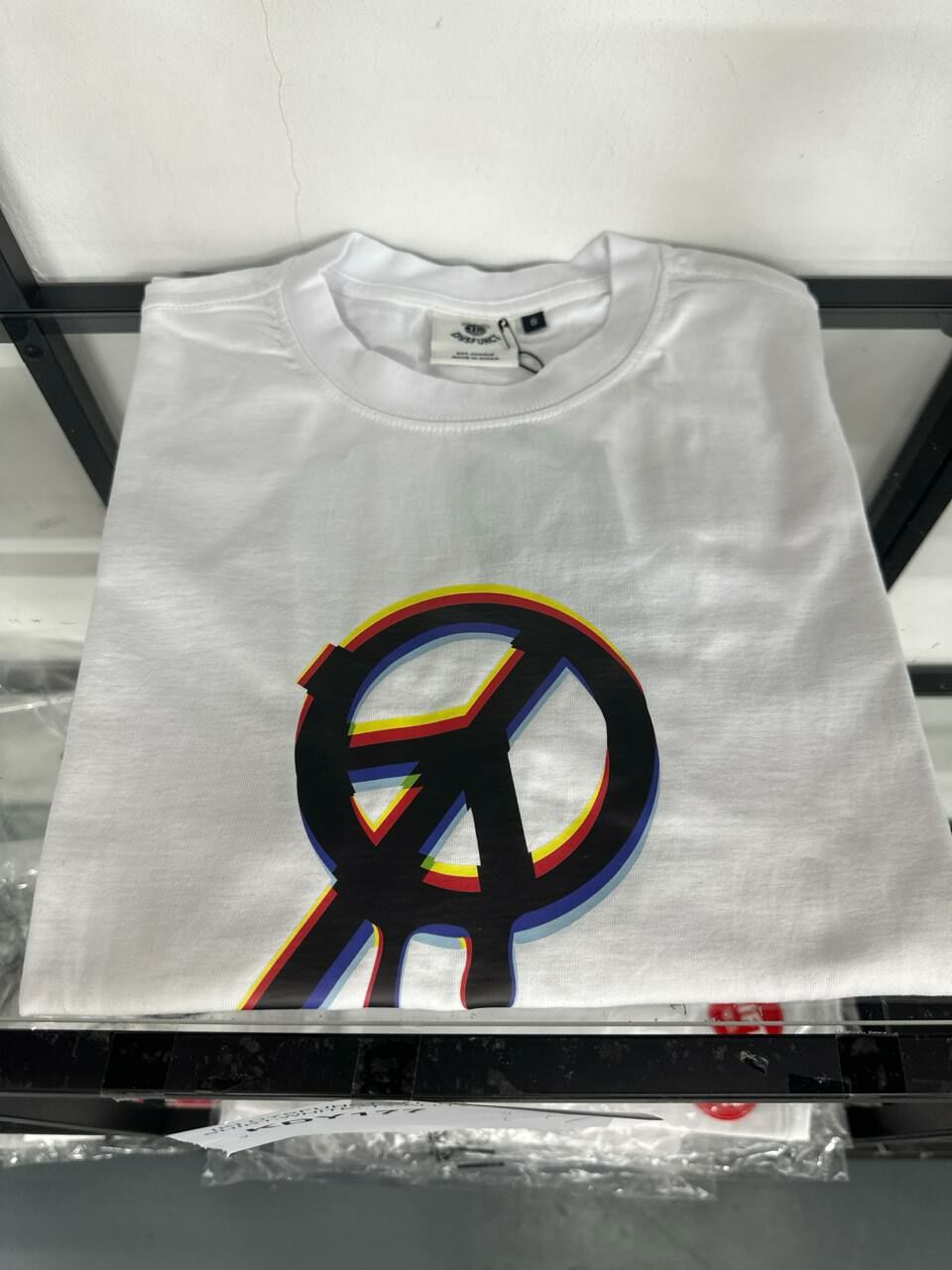 [S] DYSFUNCT PEACE CANDY TEESHIRT,WHITE, RAINBOW PEACE SIGN (SDY88)
