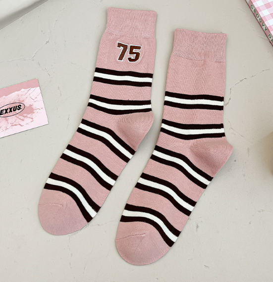 熱推(2雙裝)女百搭刺繡棉襪(刺繡75)(均碼)