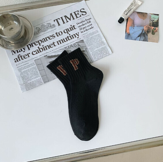 Hot Recommended Solid Color Alphabet Breathable Sports Socks for Men and Women, Casual Socks, Mid-calf Socks [P Black] [One Size Fits All]