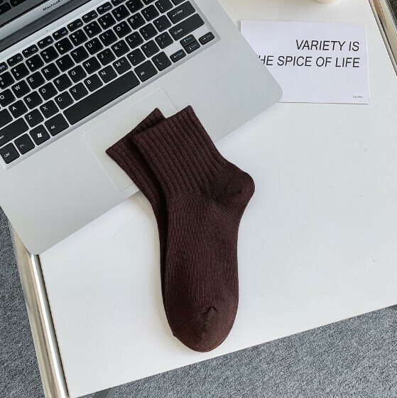 Hot recommended men's and women's solid color lettered breathable sports socks, casual socks, mid-calf socks [dark brown] [one size fits all]