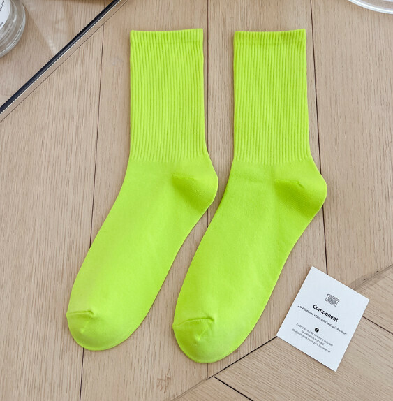 Hot recommendation: simple candy-colored mid-high socks, casual socks, sports cotton socks [fluorescent yellow] [one size fits all]