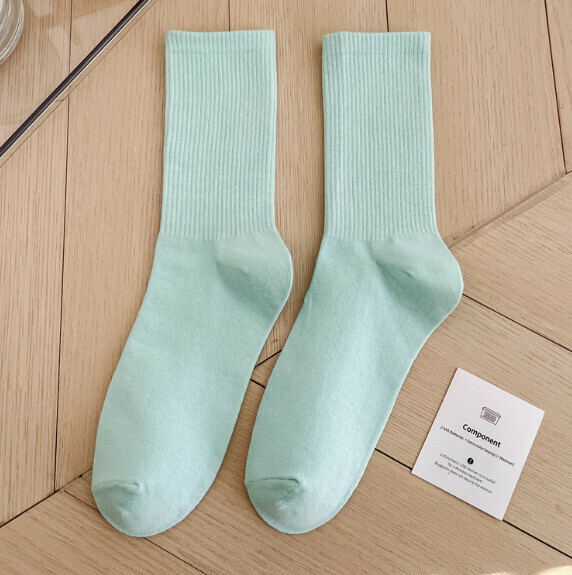 Hot recommendation: simple candy-colored mid-high socks, casual socks, sports cotton socks [mint green] [one size fits all]