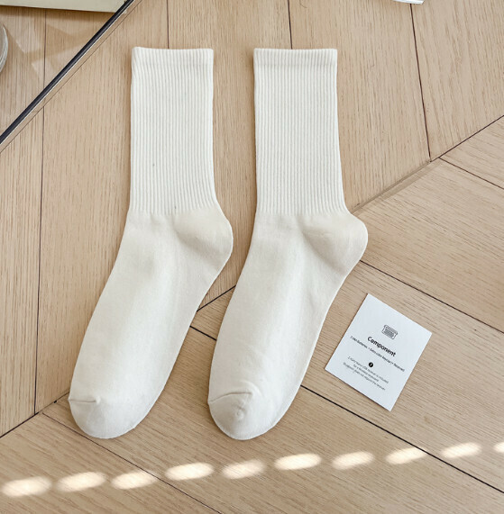 Hot recommendation: simple candy-colored mid-high socks, casual socks, sports cotton socks [milk white] [one size fits all]