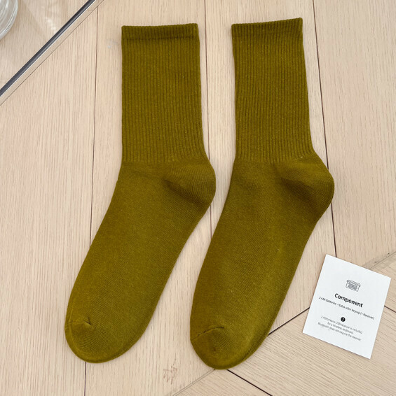 Hot recommendation: simple candy-colored mid-high socks, casual socks, sports cotton socks [olive green] [one size fits all]
