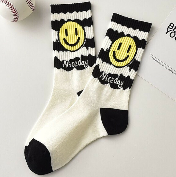 Hot Recommended Couple Sports Medium Stockings Casual Socks [Yellow Smiley Face] [One Size Fits All]