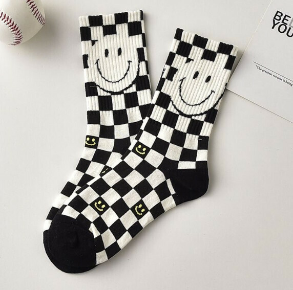 Hot Recommended Couple Sports Mid-Stocks and Casual Socks [Platform Smiley Face] [One Size Fits All]