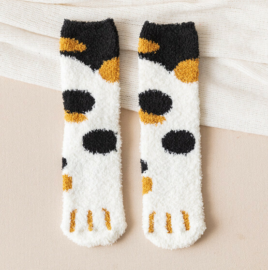 Hotly recommended autumn and winter women's velvet thickened warm casual socks mid-calf socks [cat claw-black and white spots] [one size fits all]