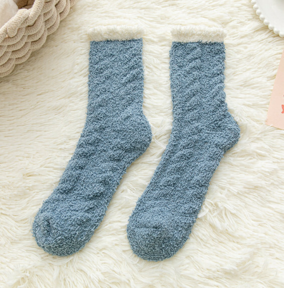 Popular autumn and winter women's thickened velvet warm casual socks mid-calf socks [coral velvet-blue] [one size fits all]