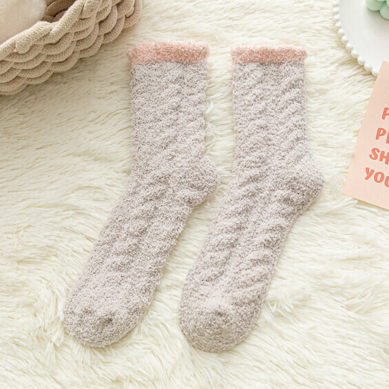 Popular autumn and winter women's thickened velvet warm casual socks mid-calf socks [coral velvet-khaki] [one size fits all]