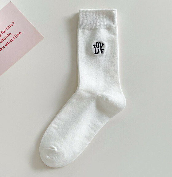 爆款簡約刺繡中高筒運動襪 棉襪【LOVE白色】【均碼】