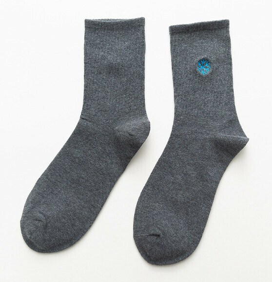 Popular simple women's embroidered stockings, trendy cotton socks, student sports socks [dark gray] [one size fits all]