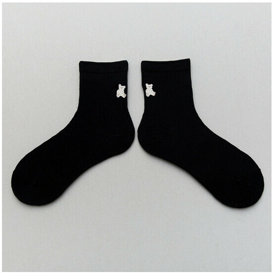 Popular trendy simple and cute cartoon bear women's cotton socks, mid-calf socks, sports socks [black socks sitting on a bear] [one size fits all]