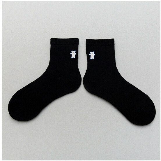 Popular trendy simple and cute cartoon bear women's cotton socks, mid-calf socks, sports socks [black socks hugging a bear] [one size fits all]