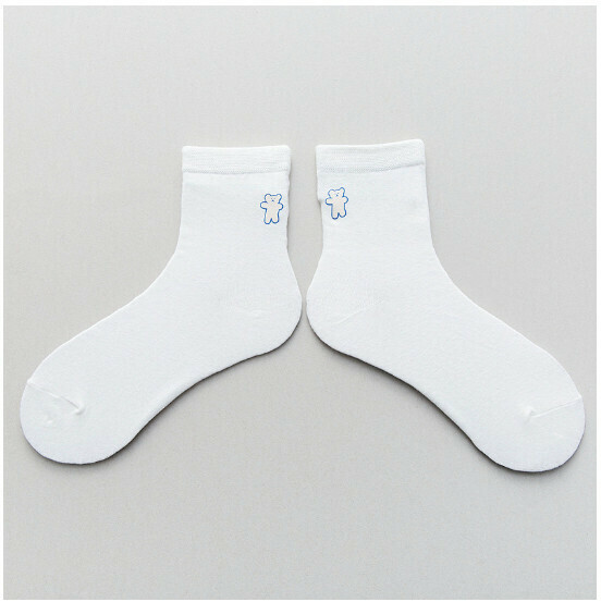Popular trendy simple and cute cartoon bear women's cotton socks, mid-calf socks, sports socks [white socks hugging a bear] [one size fits all]