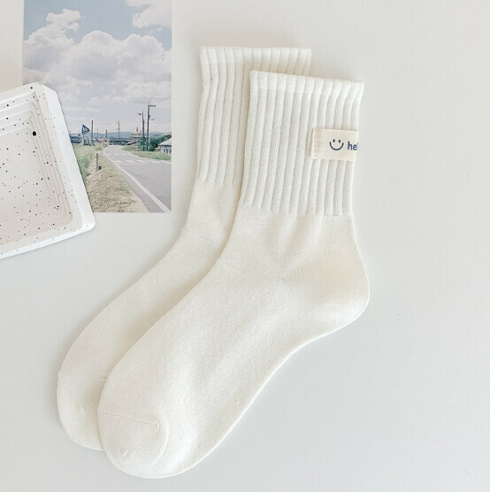 Popular all-season women's embroidered mid-calf socks, cotton socks, sports socks [cloth label style] [one size fits all]