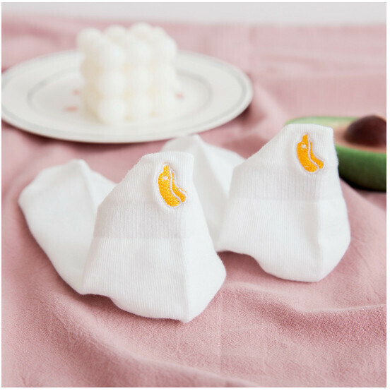 Popular spring and summer thin women's short-tube fruit embroidered shallow boat socks student cotton socks [banana] [one size fits all]