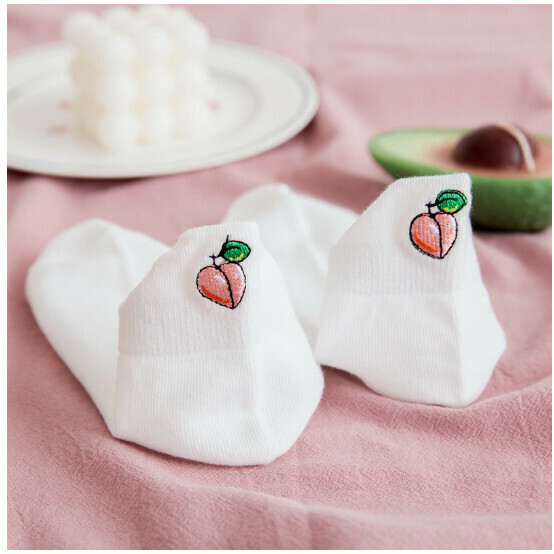 Popular spring and summer thin women's short-tube fruit embroidered shallow boat socks student cotton socks [peach] [one size fits all]
