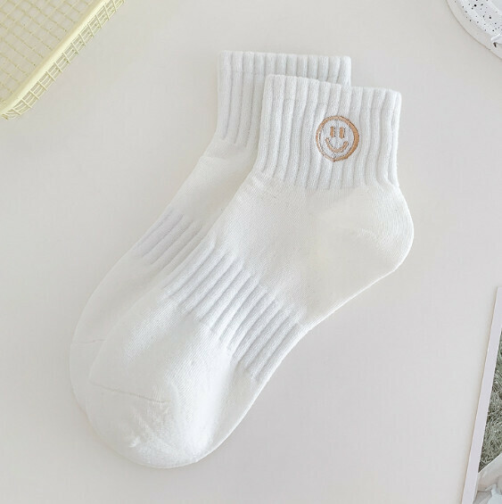 Popular spring and summer thin women's cute embroidered smiling face sports low-top socks cotton socks [golden smiley face] [one size fits all]