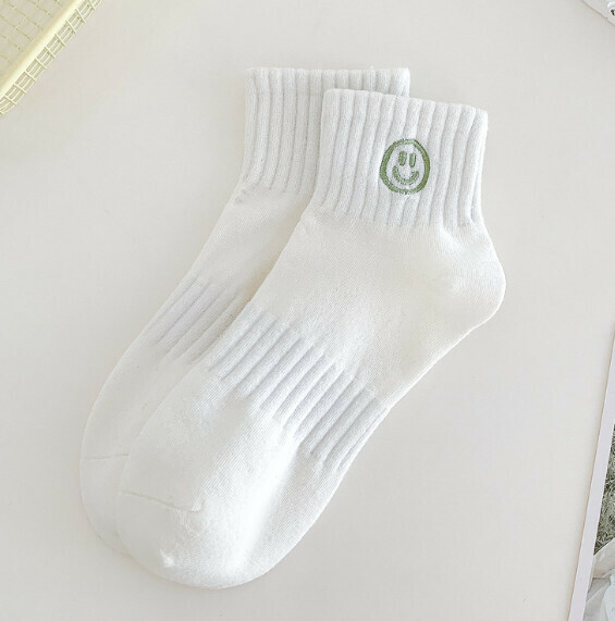 Popular spring and summer thin women's cute embroidered smiling face sports low-top socks cotton socks [green smiley face] [one size fits all]