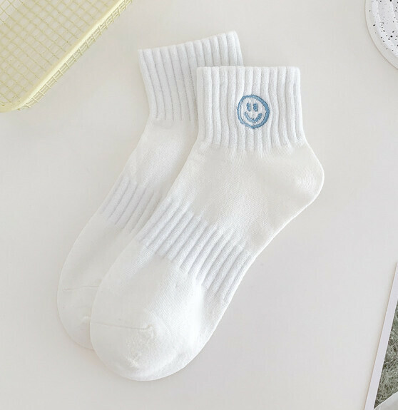 Popular spring and summer thin women's cute embroidered smiley sports low-top socks cotton socks [blue smiley] [one size fits all]