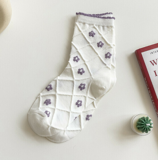 Popular trendy three-dimensional women's cotton socks, jacquard floral all-season stockings, puff lace socks [purple] [one size fits all]