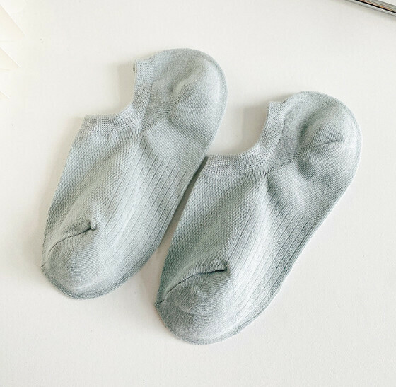Popular women's silicone non-slip non-falling shallow-cut invisible boat socks [Grey] [One size fits all]