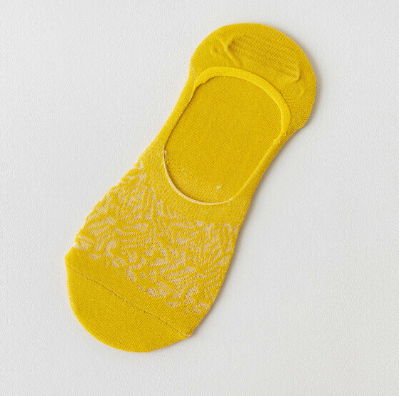 Hot style non-falling anti-odor invisible glass silk non-slip women's boat socks [turmeric] [one size fits all]