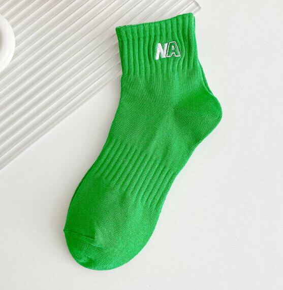 New Men's and Women's Medium and Short Socks Embroidered Short Low-cut Sports Cotton Socks [Grass Green NA Embroidery] [One Size Fits All]