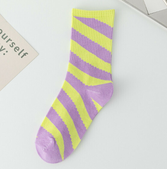 New four-season style diagonal wide striped color matching mid-calf women's socks, trendy cotton socks [purple] [one size fits all]