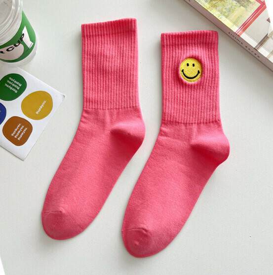 New style embroidered smiling face women's socks, trendy mid-calf sports cotton socks [rose red] [one size fits all]