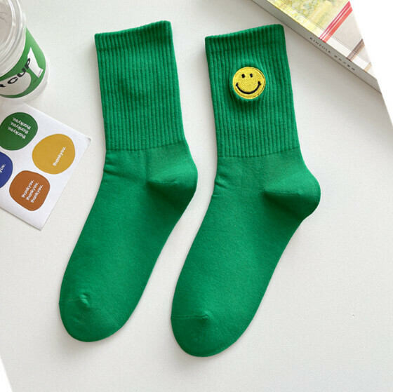 New style embroidered smiling face women's socks, trendy mid-calf sports cotton socks [green] [one size fits all]