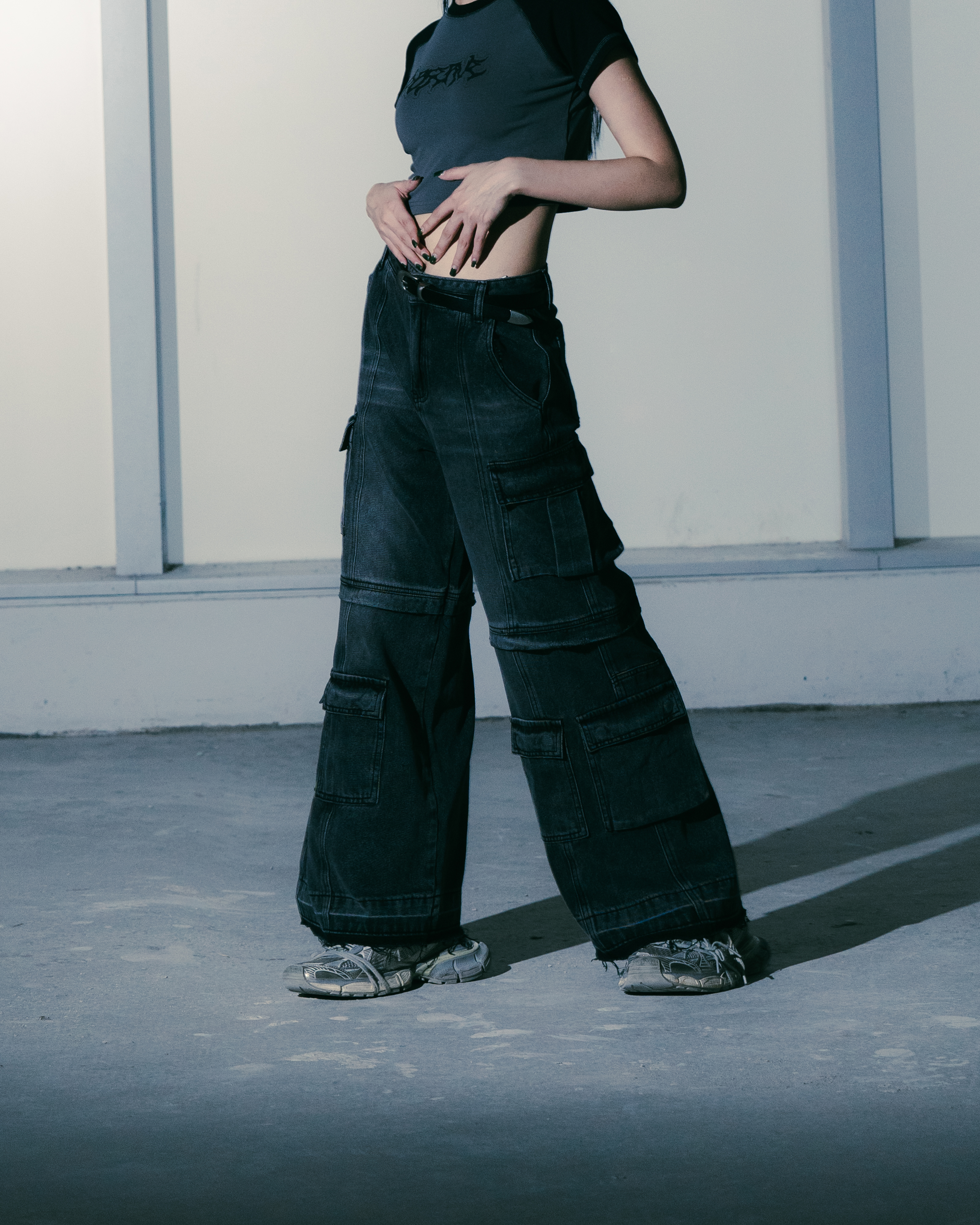 [現貨] Sense Side Panel Bootscut Denim Pants Dark Grey | L24-13DG