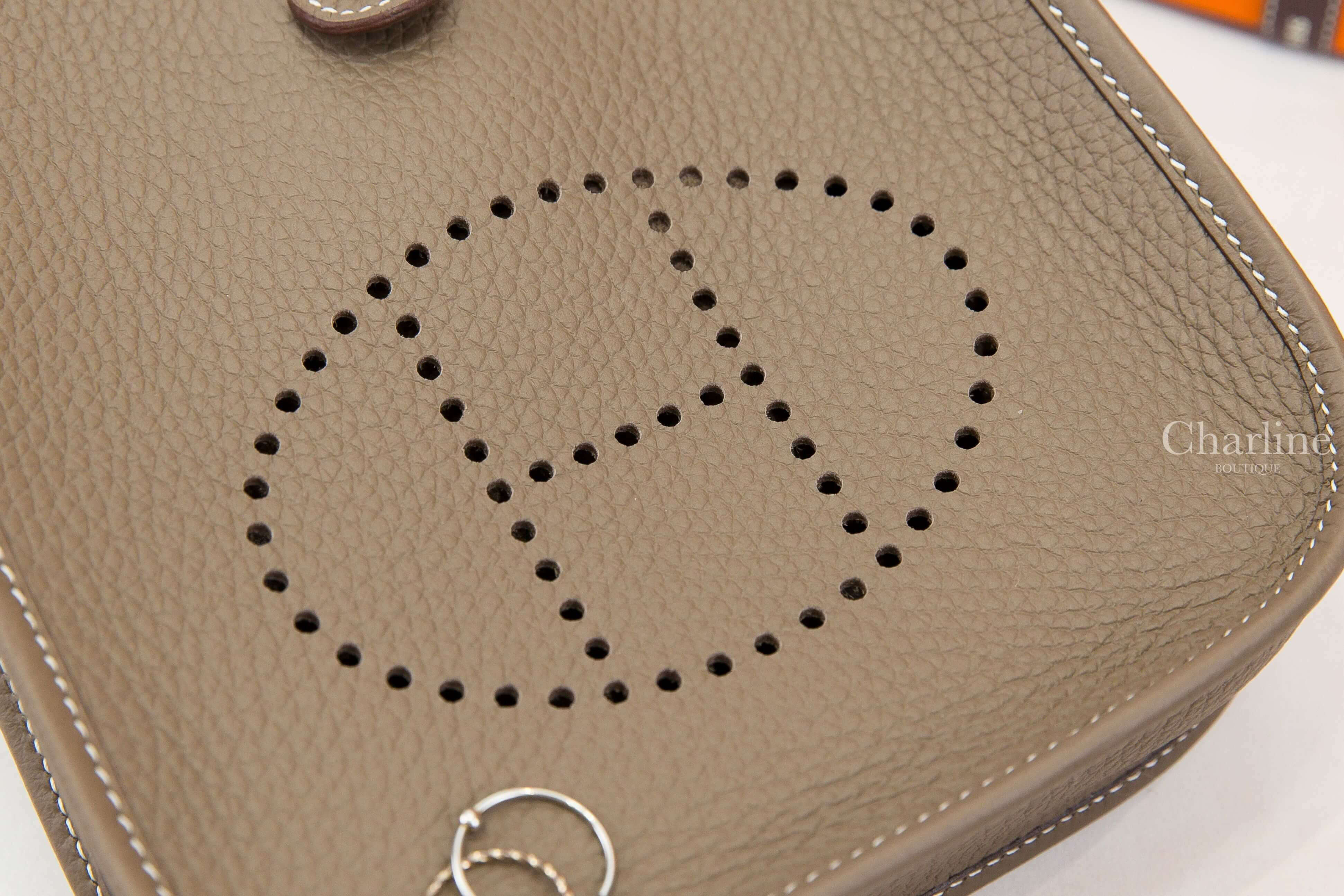 Hermès Evelyne TPM 16cm 18 Etoupe Taurillon Clemence 大象灰金釦簍空洞洞肩背包