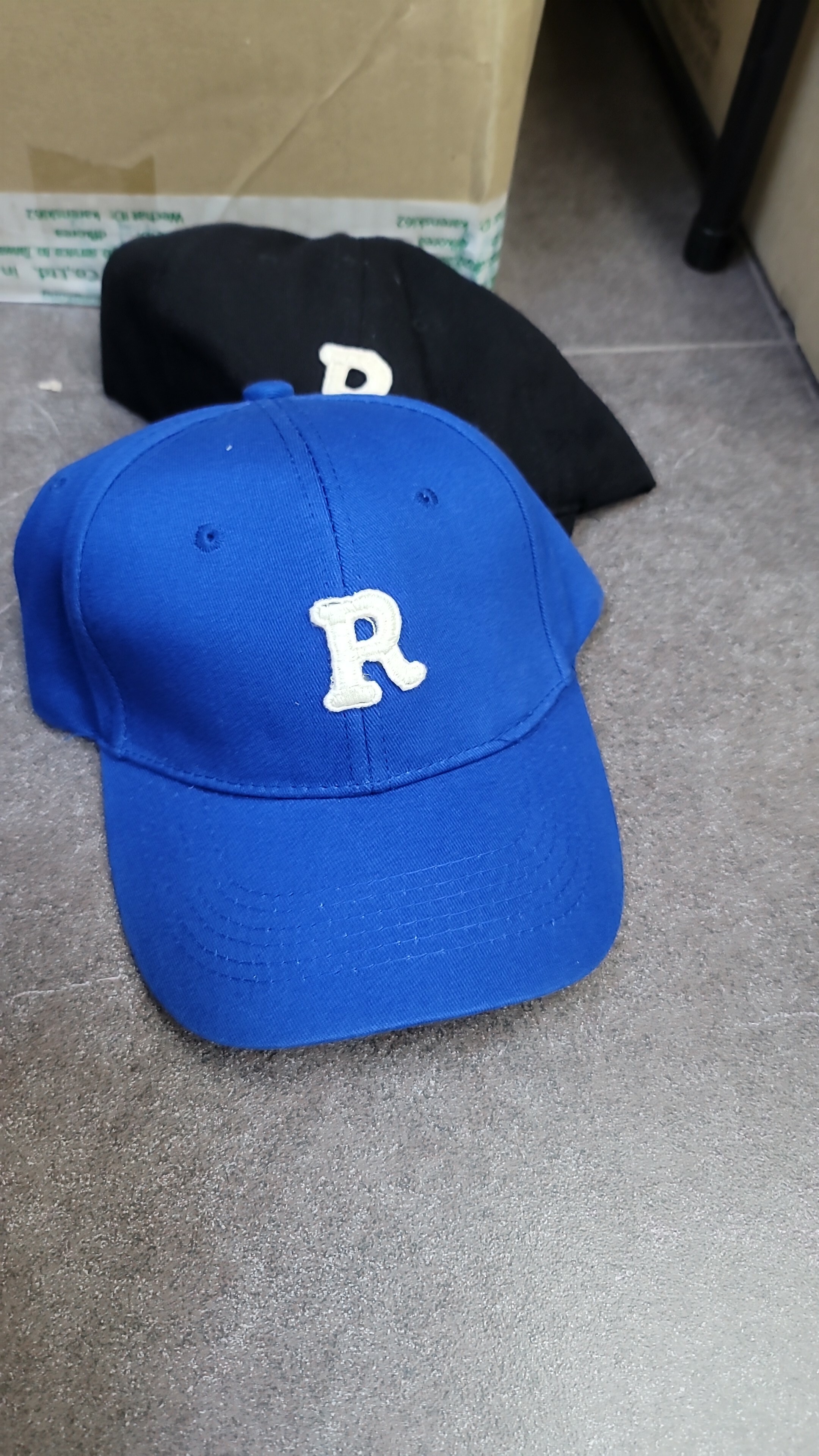 cc14286** R字母cap