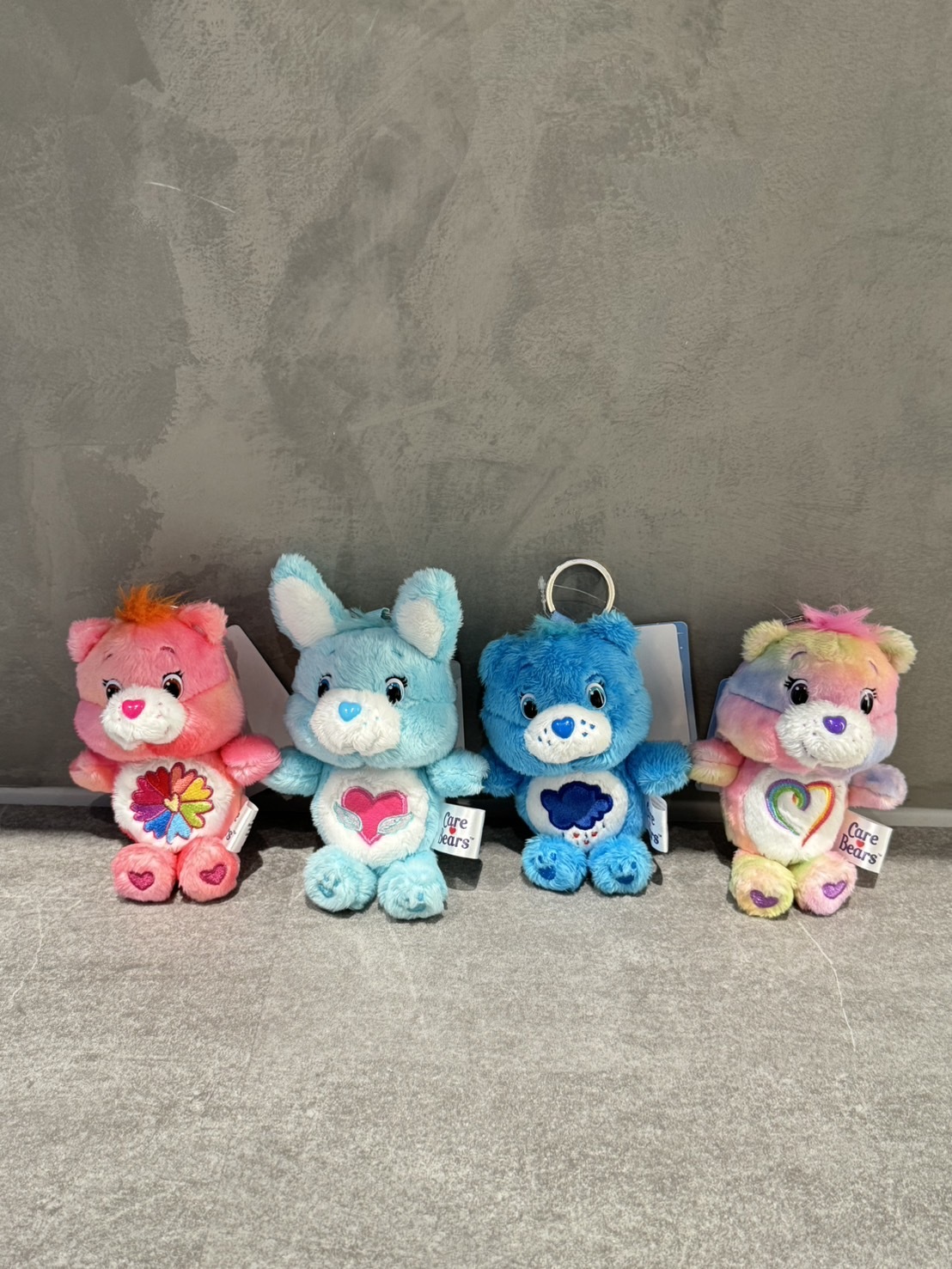 iSNEAKERS｜日本 CAREBEAR 彩虹熊吊飾 娃娃