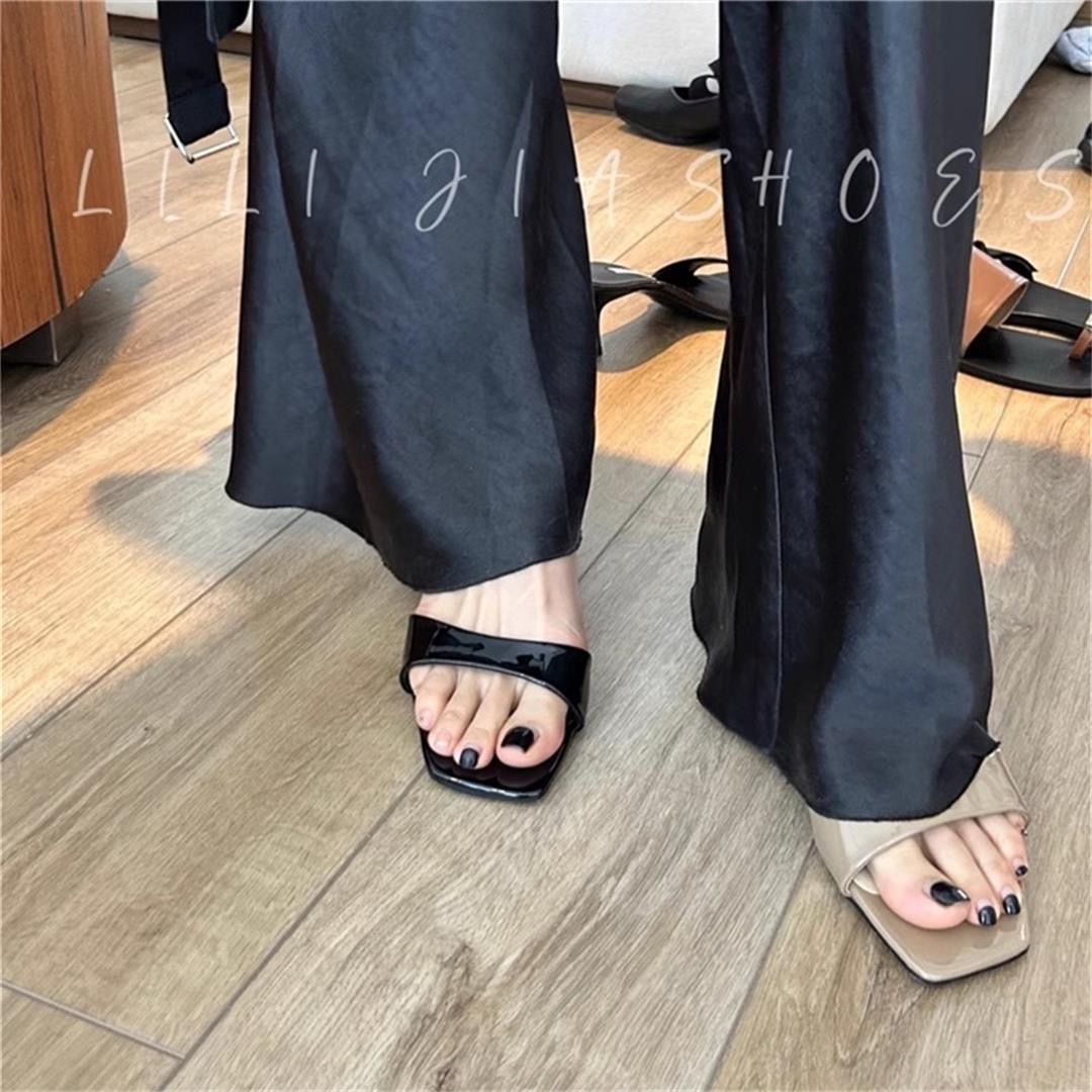 韓國歐膩款 氣質百搭方頭漆皮跟拖（35-39）（黑/茶/裸膚）