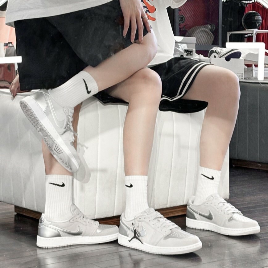 Nike Air Jordan 1 Low OG 'Metallic Silver' 銀灰 飛翼 成人/GS/兒童/嬰童 CZ0790002/CZ0858002/FQ5436002/FQ5435002