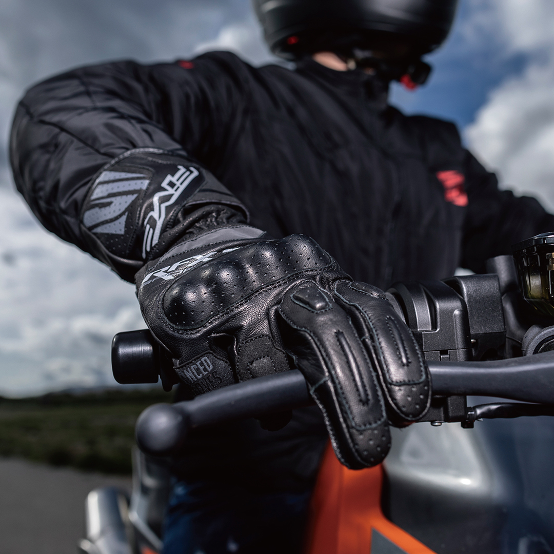 FIVE RFX SPORT 入門款防護賽車手套