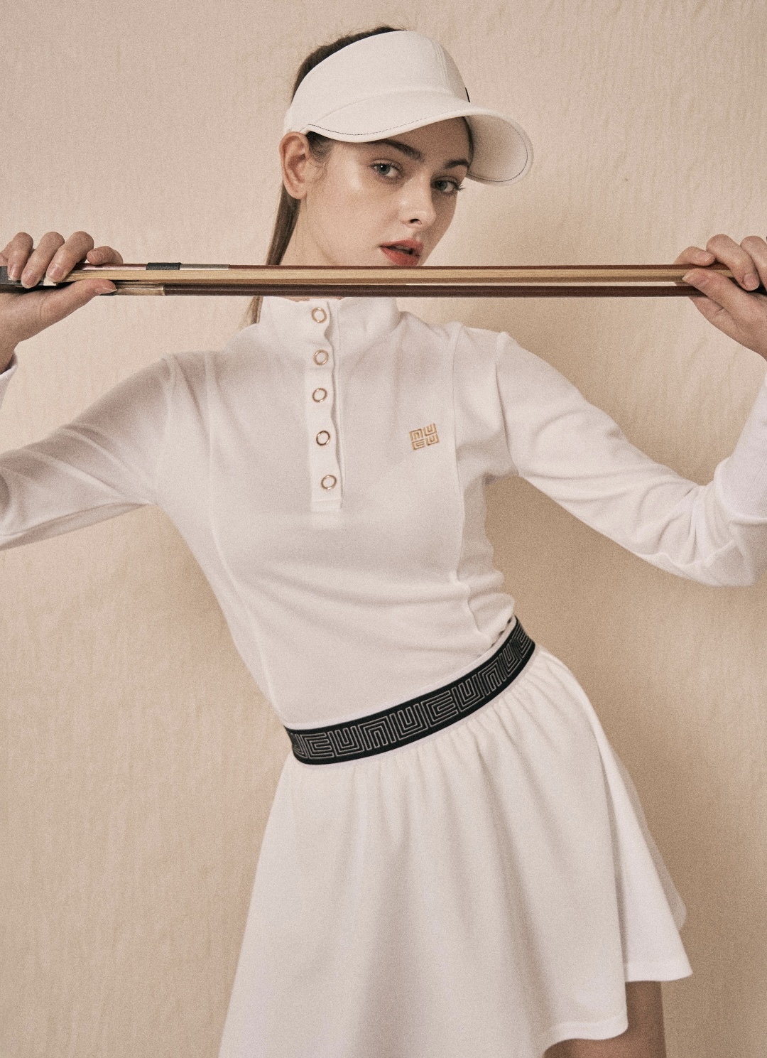 女 【現貨】正韓設計師Lenucu 學院風格氣質歐風腰帶印花 喇叭裙褲 /高爾夫球裙褲（白色）(MW113108)