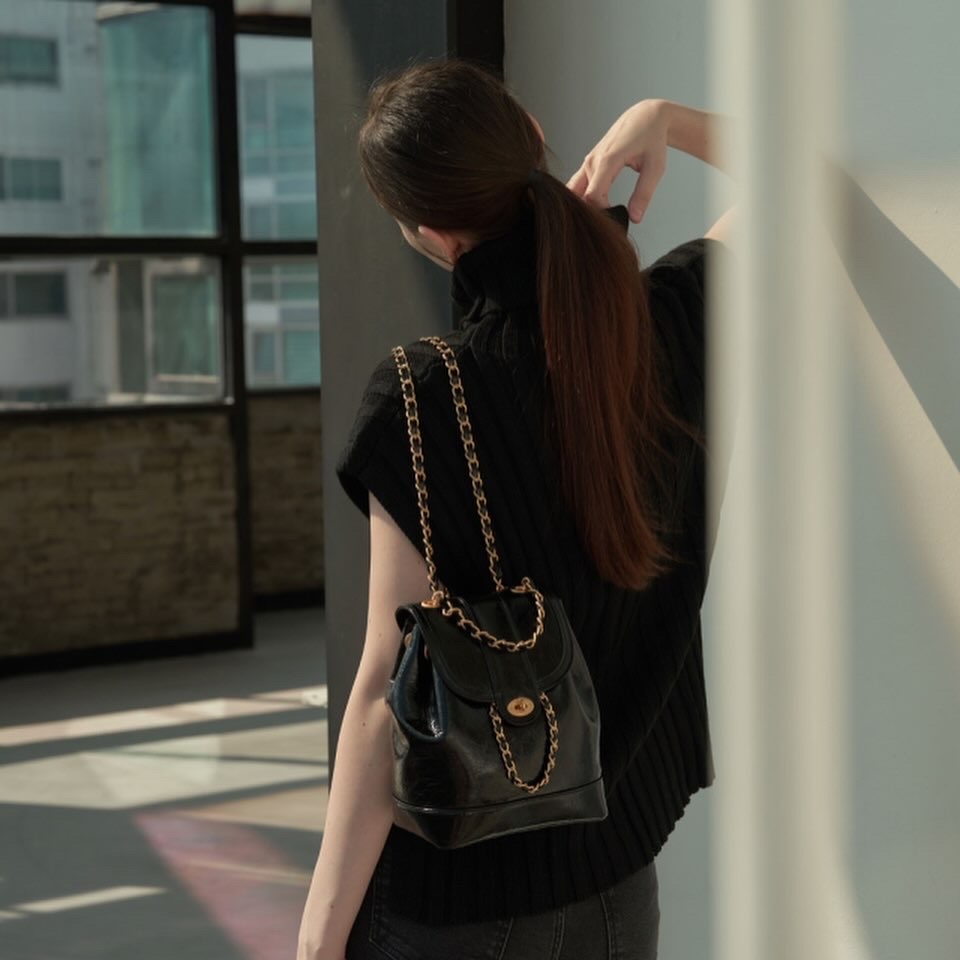 Cardinal Red Hawoo-a Bag - Black Silver
