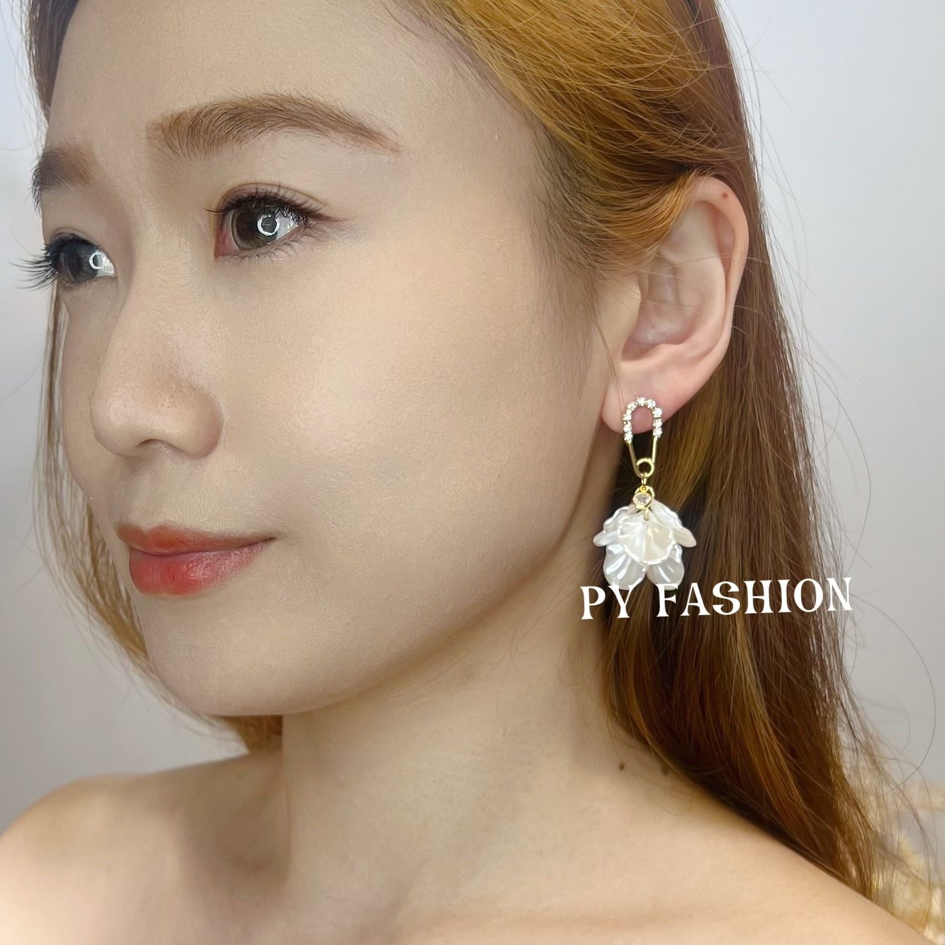 PYA0603 BLING BLING CLIP FLOWER EAR RING