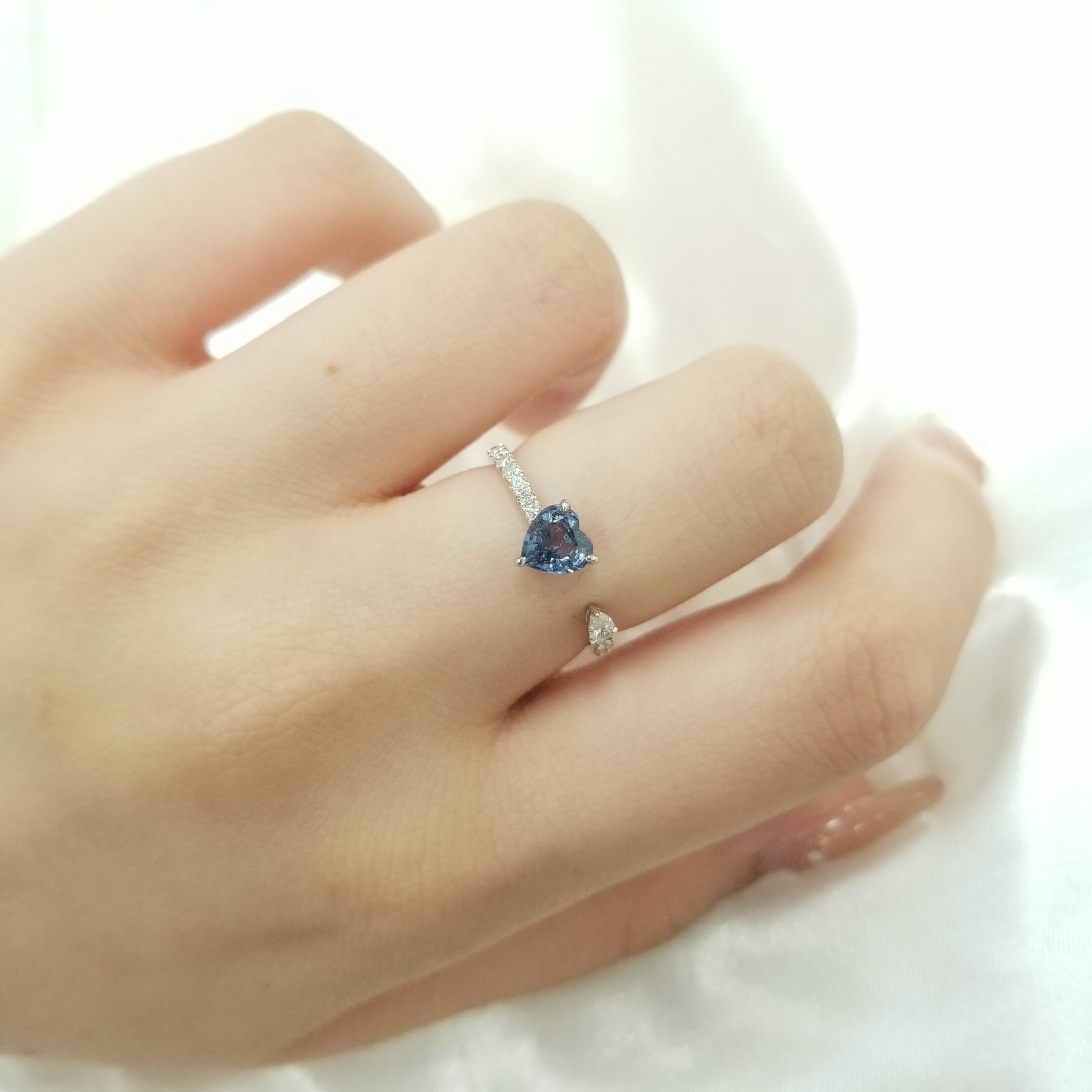 全新18K白金【單粒59份藍寶石】配19份鑽石戒指