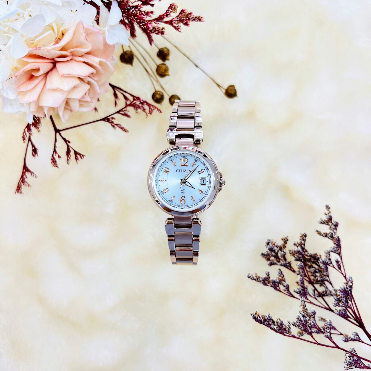 【CITIZEN 星辰】香檳玫瑰金數字電波女錶EC1037-51A 27.8mm 現代鐘錶