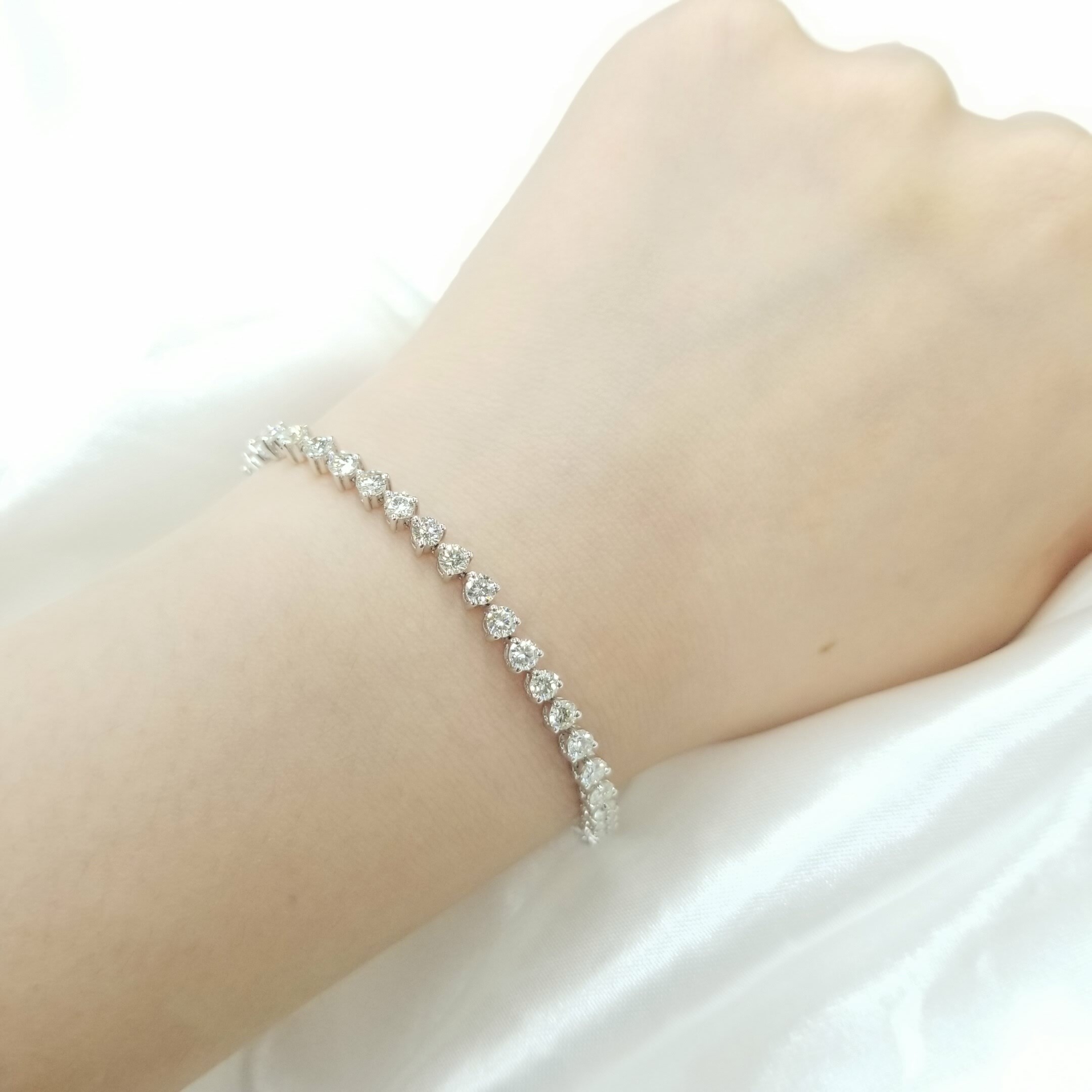 全新18K白金3卡89份鑽石手鍊