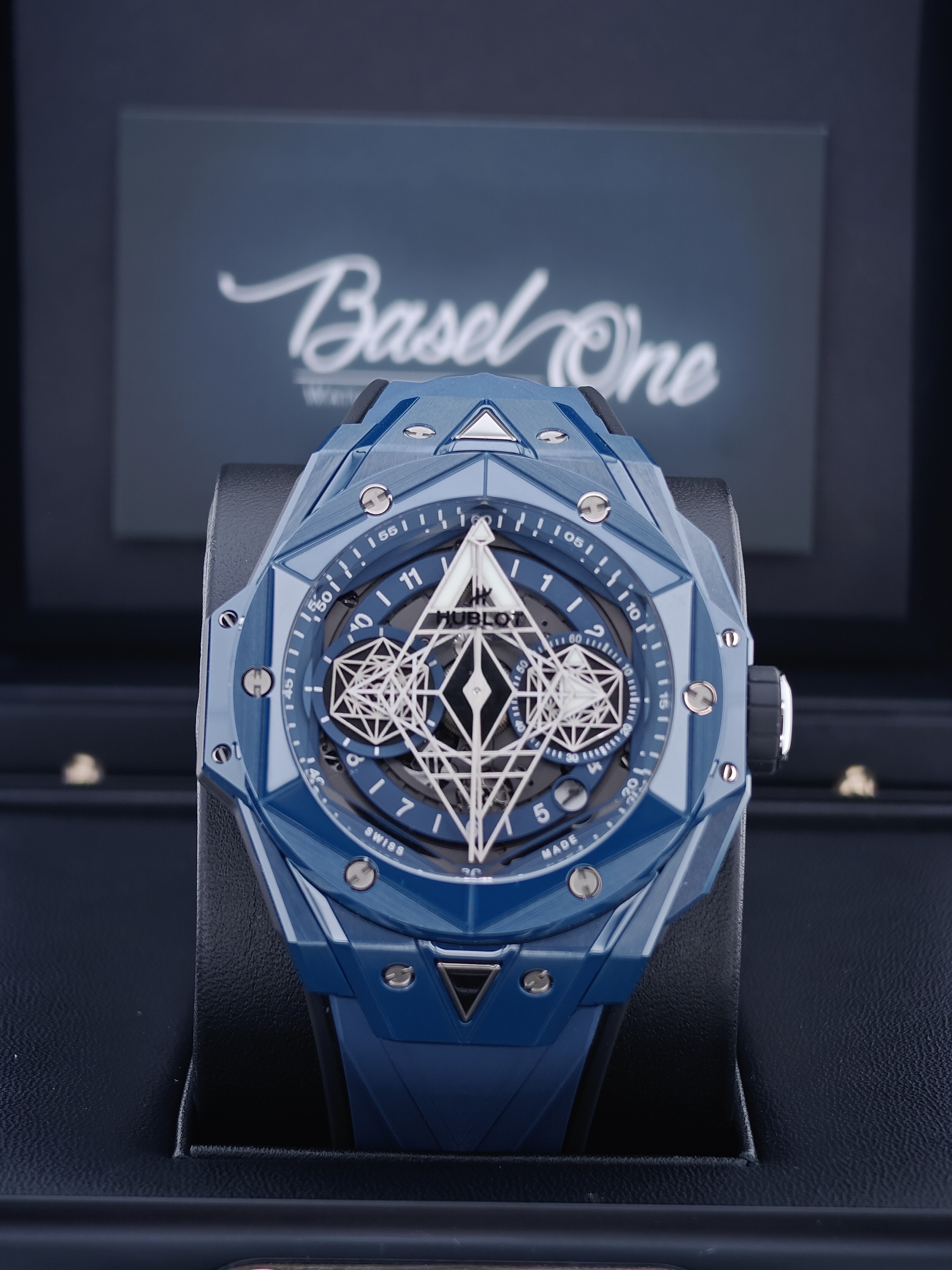 BRAND NEW HUBLOT 418.EX.5107.RX.MXM21 BIG BANG SANG BLEU II TATOO BLUE CERAMIC 45MM boutique exclusive limited 200 pcs